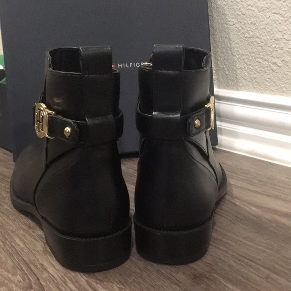 ONE MORE LEFT Tommy Hilfiger Rumore black boots - Picture 5 of 8